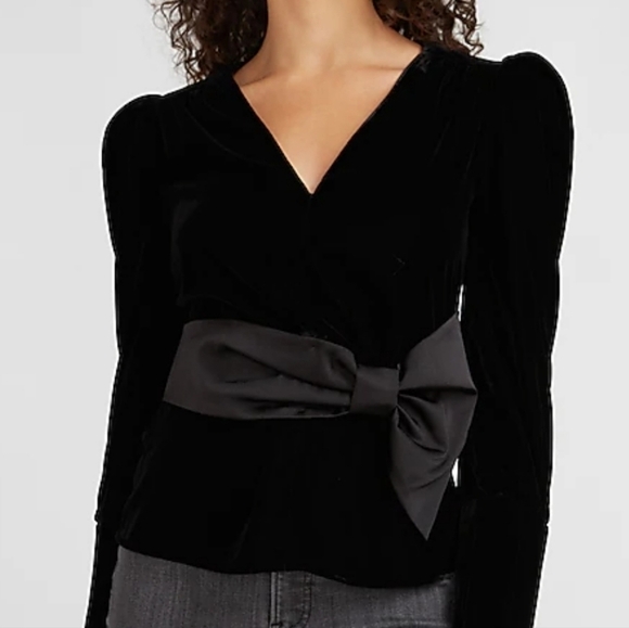 NEW! EXPRESS Velvet V-neck Crossover Long Sleeve Bow Accent Blouse Top XS. - Picture 1 of 6